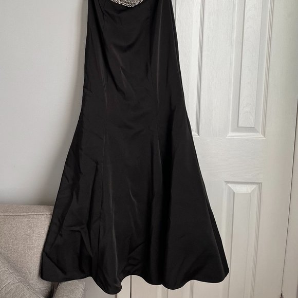 Prom Dress - Picture 2 of 3